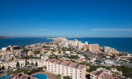 El miedo a una moratoria reactiva la construcción de 2.000 viviendas junto al Mar Menor