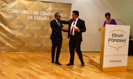 El alcalde de San Javier recoge en Zaragoza el Premio Nacional a la mejor actividad de Puertas Abiertas