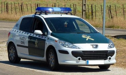 La Guardia Civil detiene tres personas por robar casi una veintena de móviles de última generación