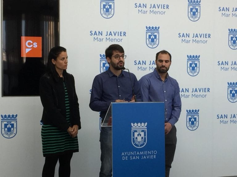 Ciudadanos  San Javier exige la retirada de amianto de los colegios para apoyar los presupuestos