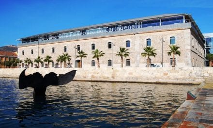 La Universidad Politécnica de Cartagena se baña en el Mar Menor