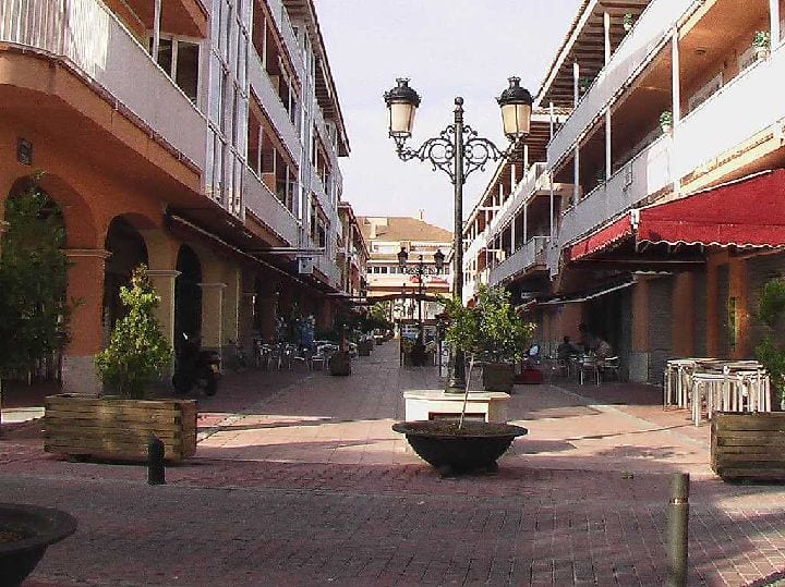 El Paseo de la Feria de Los Alcázares reordenará las terrazas y los expositores