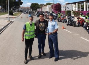 El coronel director Miguel Ivorra de AGA San Javier recibió en la Academia a la caravana de motos del Hot Rally 2019