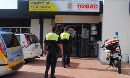 Detienen a una mujer por pegar a los policías que iban a arrestar a su presunto maltratador en San Javier