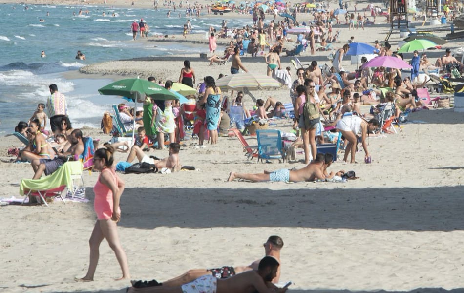 Las playas del Mar Menor y costa de Murcia no tendrán aforo máximo y se traslada la responsabilidad a los bañistas