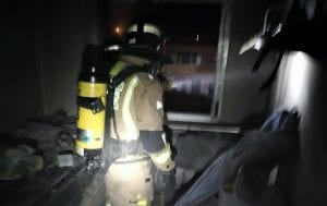 Policía Local de San Javier rescata a dos mujeres, una de ellas en estado grave, por las quemaduras sufridas en el incendio de su casa