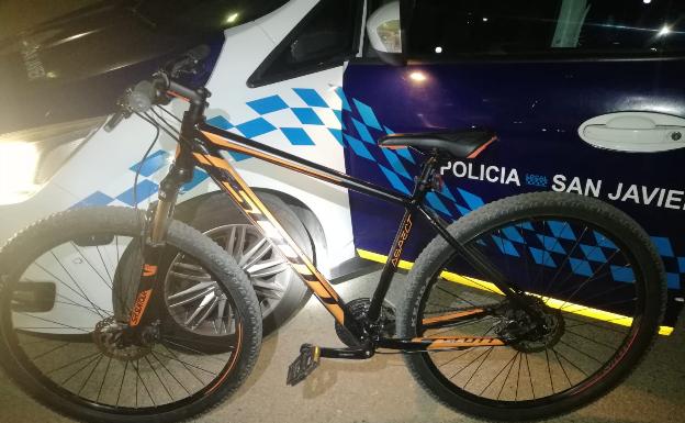 La Policía Local detiene a dos personas por robar bicicletas de alta gama en San Javier