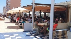 Todos los bares y restaurantes de La Manga del Mar Menor podrán abrir este fin de semana