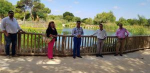 Hidrogea muestra al alcalde de San Javier el parque inundable de la laguna de La Mata como solución a la llegada de aguas pluviales al Mar Menor