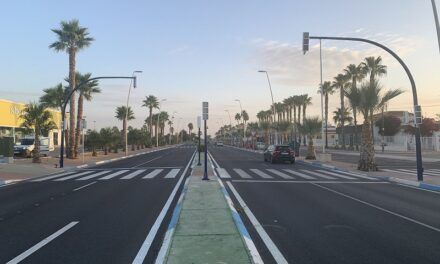 Un nuevo semáforo peatonal para cruzar la avenida Cartagena frente a EuroRoda