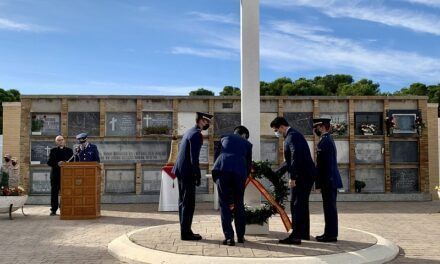 La AGA recuerda a sus militares fallecidos, en el cementerio de San Javier