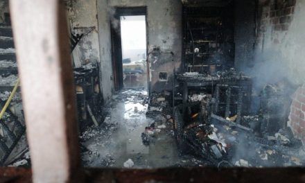 Servicios de Emergencia sofocan el incendio de una vivienda en Los Narejos, Los Alcázares