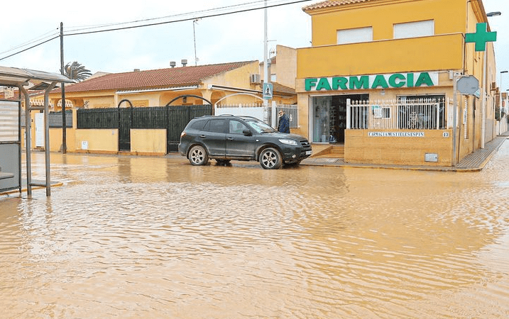 Pilar de la Horadada señala a San Pedro del Pinatar  por 149 obras en la Región de las inundaciones en El Mojón