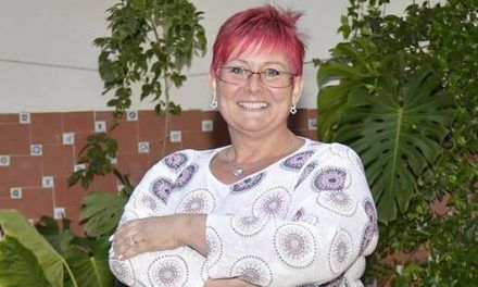 La edil Joanne Scott renuncia a su acta de concejal en el ayuntamiento de Los Alcázares por motivos personales