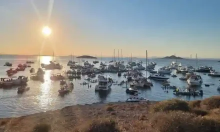 La Isla del Ciervo: un centenar de embarcaciones celebran una fiesta ilegal