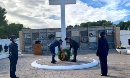 Recuerdo a los caídos de la Academia General del Aire en el cementerio de San Javier
